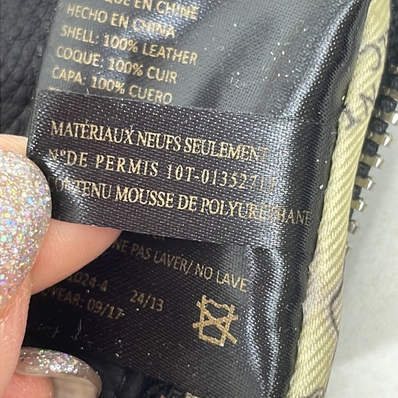 Stone Mountain USA Black Shoulder Handbag Silver Hardware Exterior Zip Pocket - Picture 14 of 17